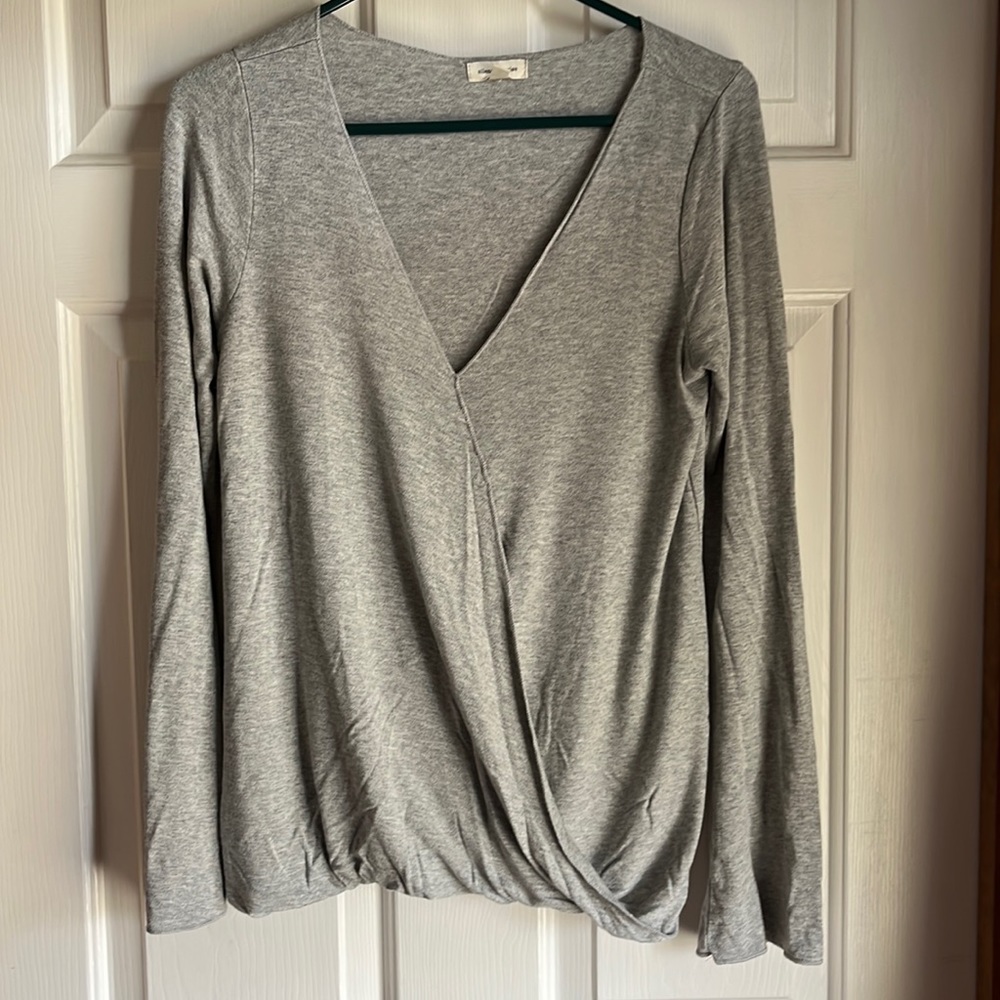Soft silvery grey top, medium